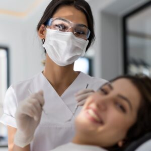 What is a Dental Hygienist and What Do They Do
